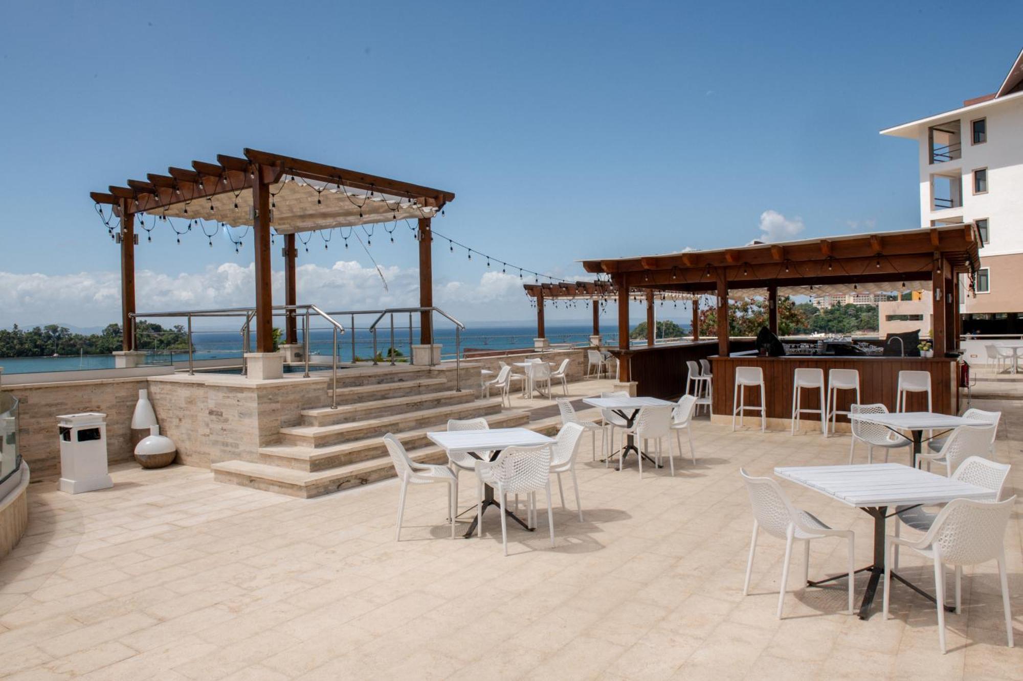 Hacienda Samana Bay Hotel Exterior foto Rooftop bar