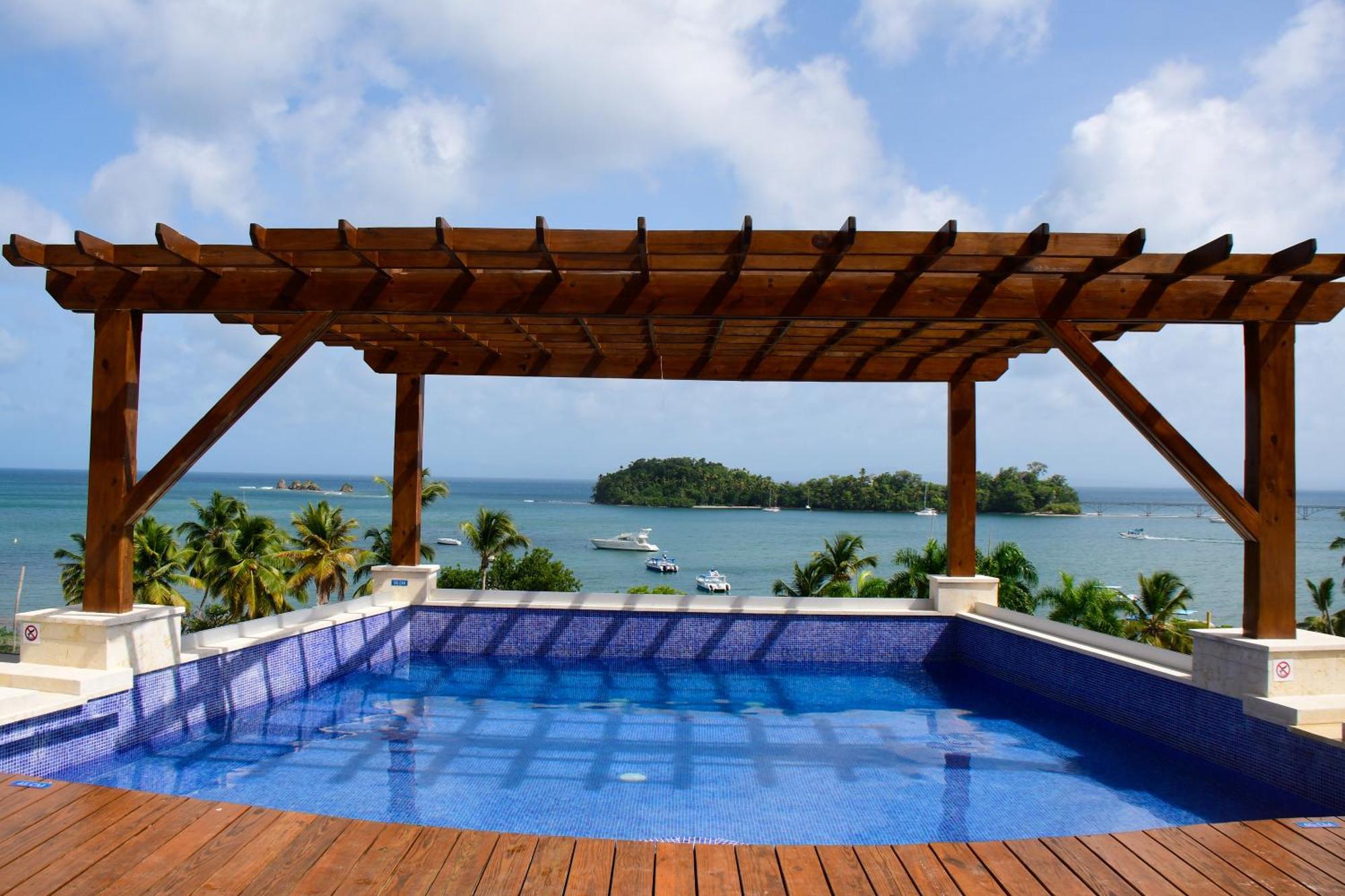 Hacienda Samana Bay Hotel Exterior foto View of the Bay of La Paz from a rooftop pool