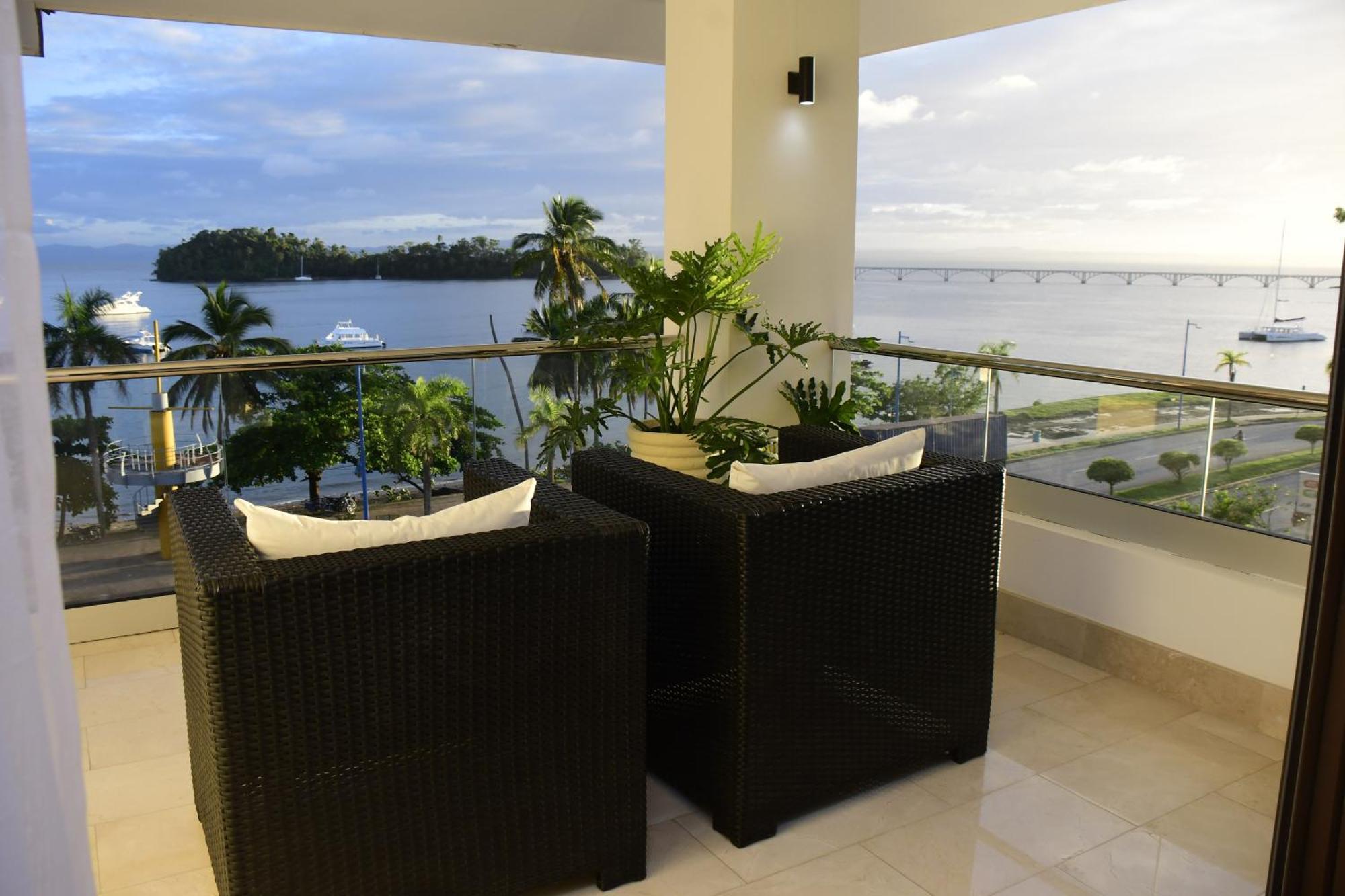 Hacienda Samana Bay Hotel Exterior foto A balcony in a hotel